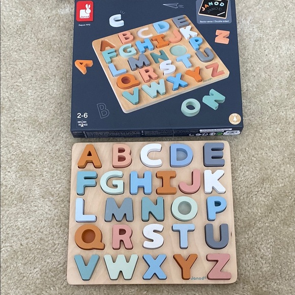 Double-sided Janod wooden alphabet puzzle and chalkboard with chalk - Picture 1 of 2